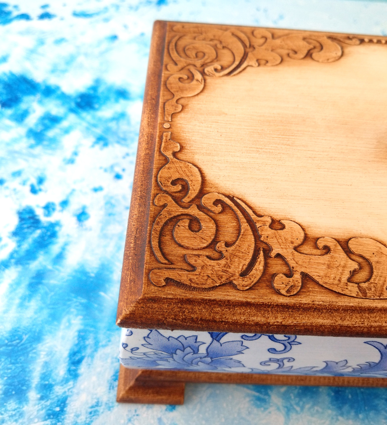 EL YAPIMI, KABARTMALI DEKORATİF ŞEKER ÇİKOLATA ATIŞTIRMALIK SAKLAMA KUTUSU – s055